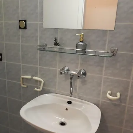 בית הארחה Trdinova Base
